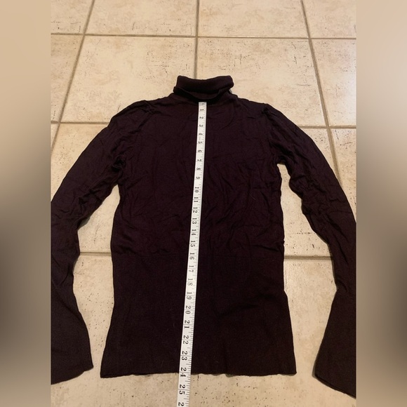 VINTAGE 90s Y2K Cassis Dark Plum Fitted Turtleneck Sweater Top M - Picture 4 of 5